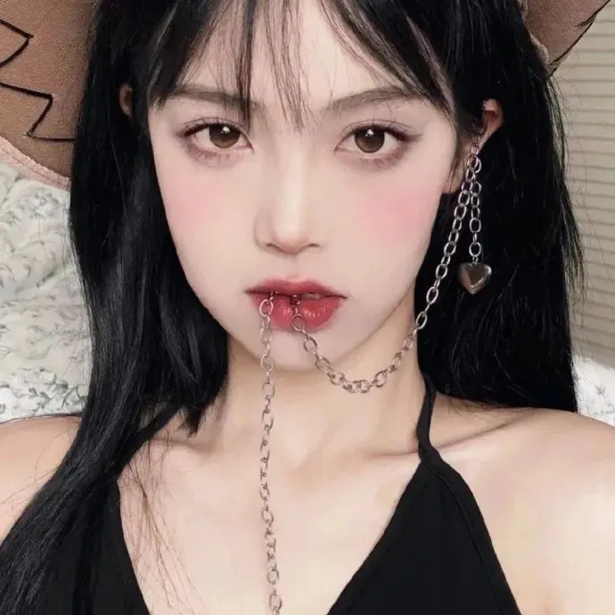 燕子与鹦鹉